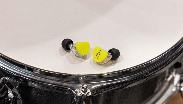 Aurian Acid Universal - ergonomic design.