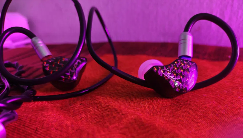EarAcoustic Cipher Gaming