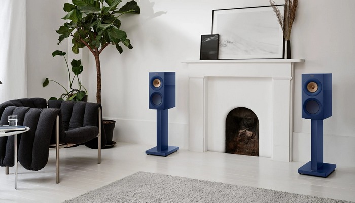 KEF R3 Meta speakers