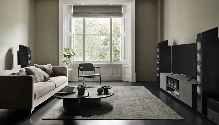 KEF R3 Meta speakers