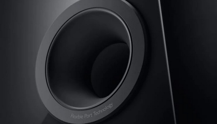 KEF R3 Meta speakers