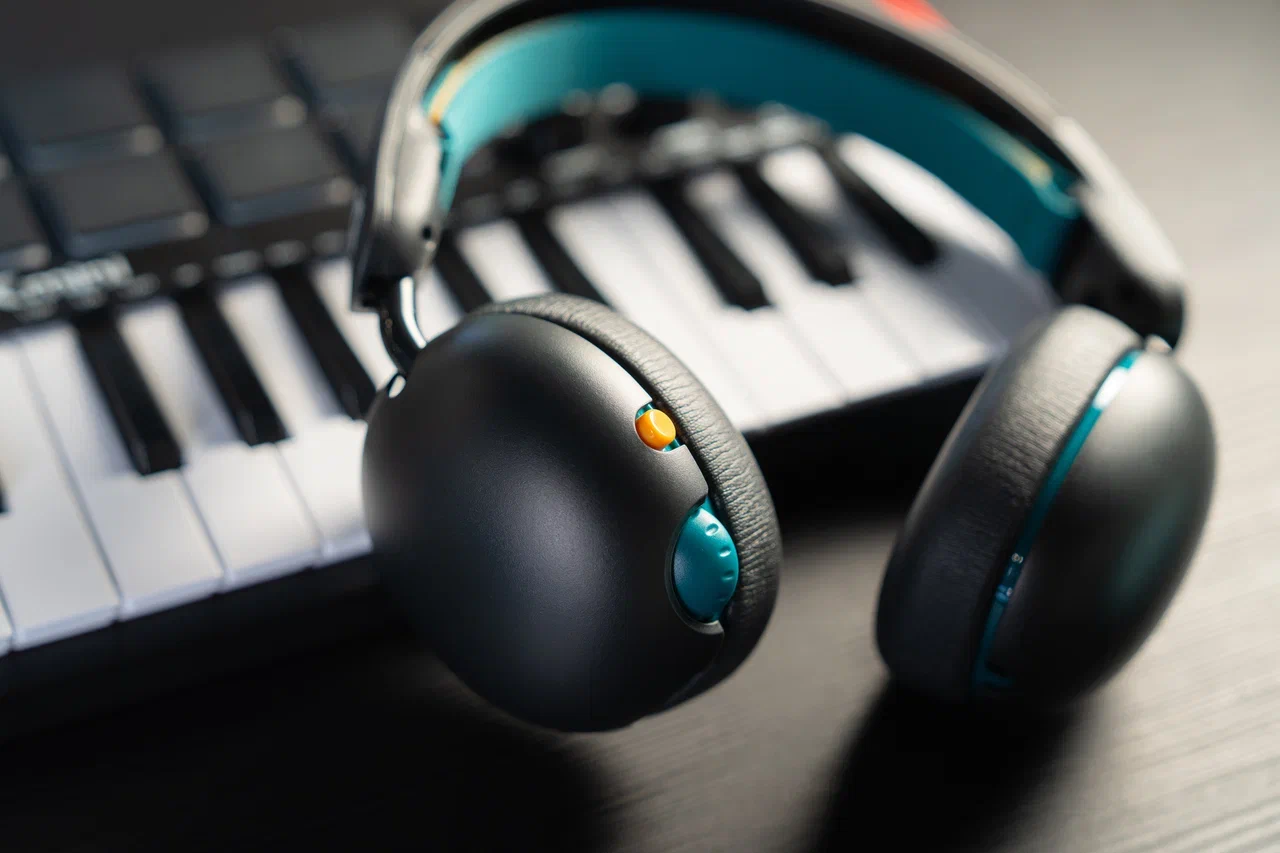 Kid's Headphones on a Synth