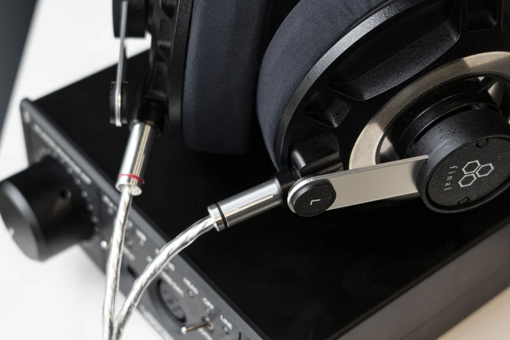 Final Audio D8000 close-up view