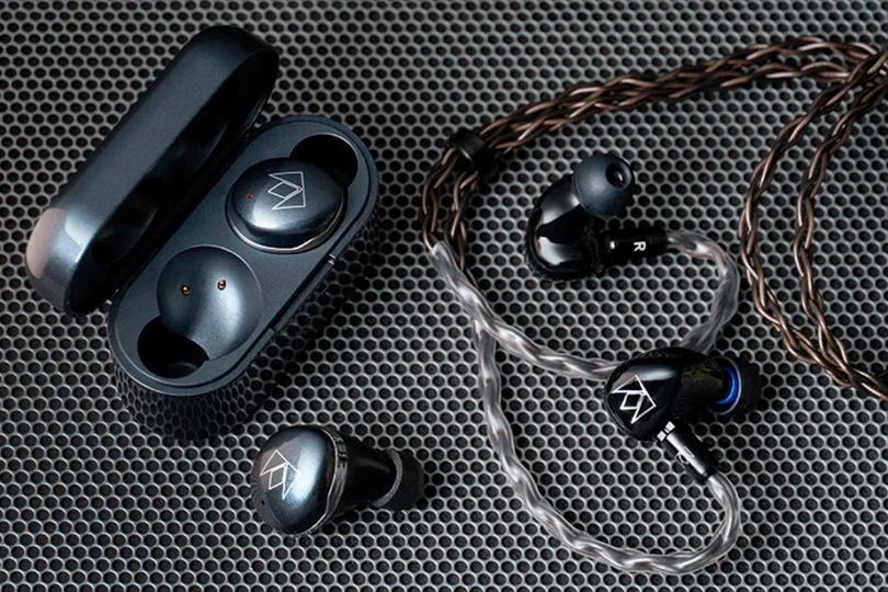 Wired and Wireless Headphones