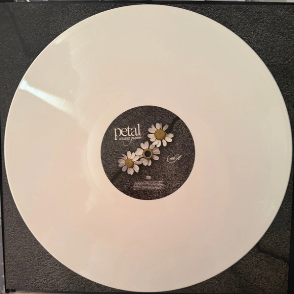 Vinyl Record Ariana Grande - Petal (Classic White) LP - img.6