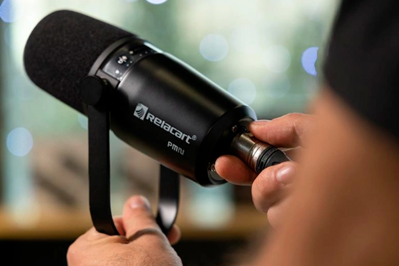 How to Connect a Microphone to a Computer