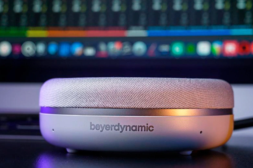 How to Connect a Microphone to a Computer