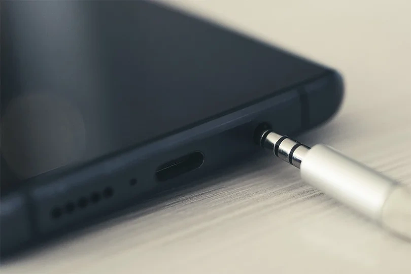 Guide to Fixing a Broken Earphone