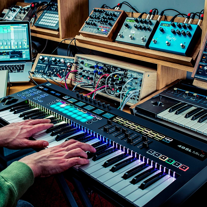 MIDI Controller Novation 49 SL MK III Black - img.3