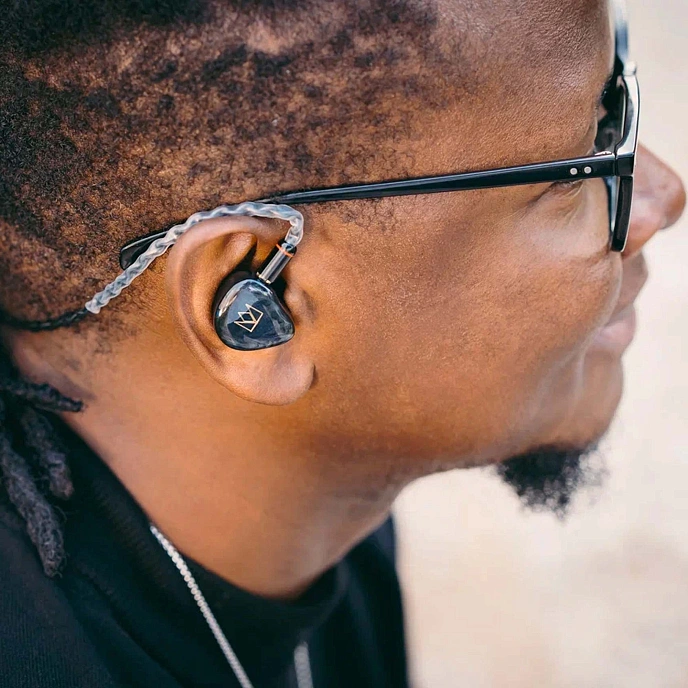 IEMs headphones Noble Audio Kublai Khan Black - img.4