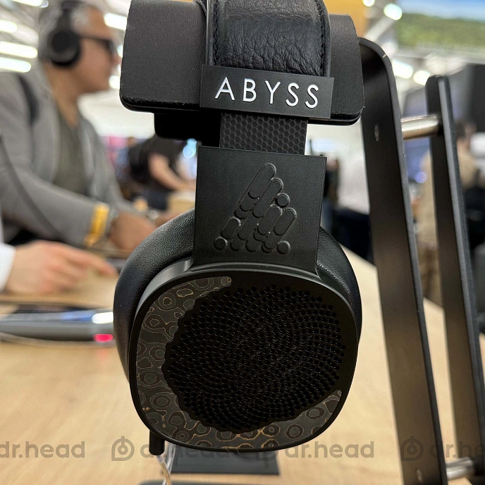Over-ear headphones Abyss Diana DZ Gold Forged with 1.5m 4.4mm cable - img.1