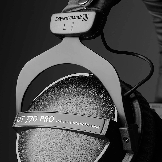 Monitor headphones Beyerdynamic DT 770 PRO Black Limited Edition / 80 Ohm - img.3