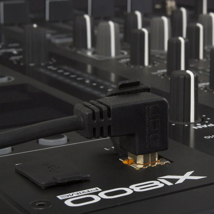 Cable UDG Ultimate Audio Cable USB-A - USB-B 1m Angled Black - img.4