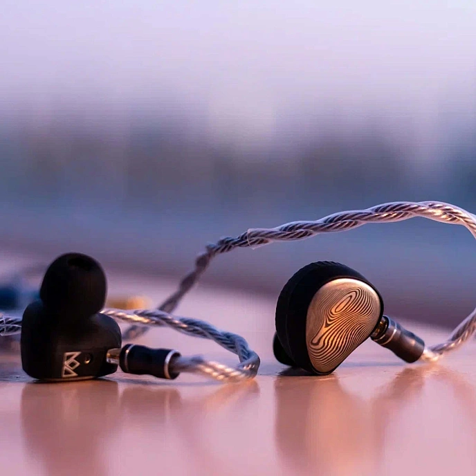 IEMs headphones Noble Audio Viking Ragnar - img.4