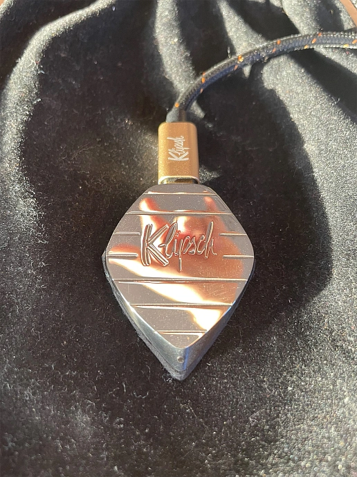 Battery charger T10 Bespoke ICS Pocket Charging Base - img.0