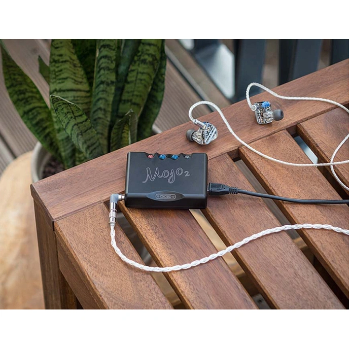 Headphone amplifier with DAC Chord Mojo 2 Black - img.6