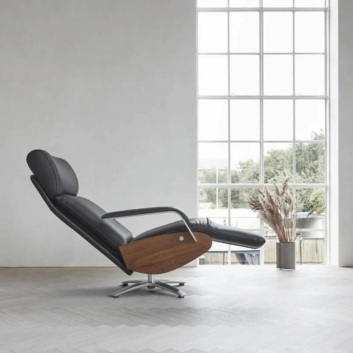 Listening Chair Berg Coda Electric Walnut Chair with wireless remote control - img.0