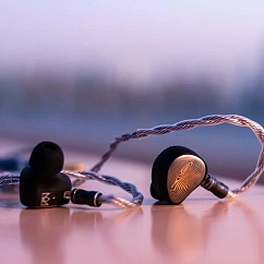 IEMs headphones Noble Audio Viking Ragnar