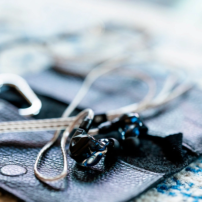 In-ear headphones Campfire Audio Clara Black/Transparent - img.11