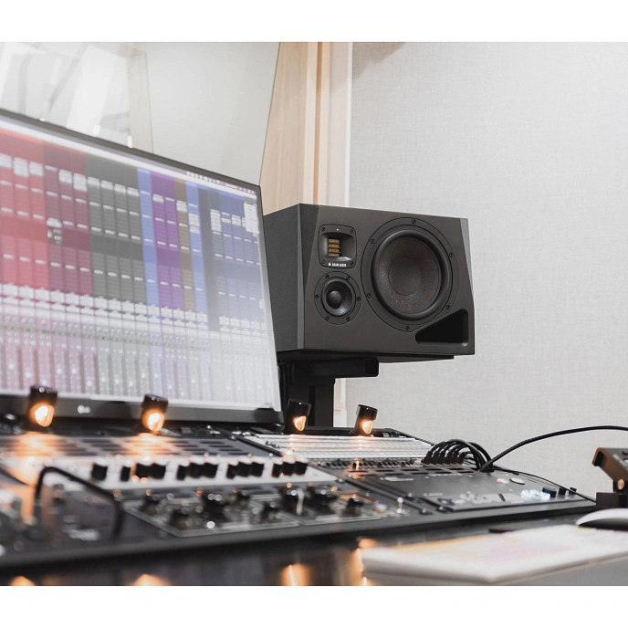 Studio monitor ADAM AUDIO A8H Left - img.3