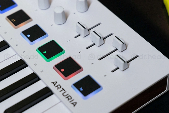 MIDI Keyboard Arturia MiniLAB 3 Black Edition - img.4