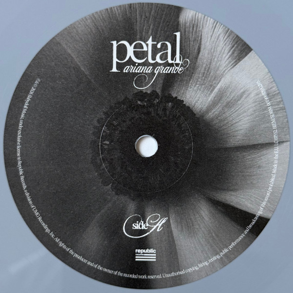 Vinyl Record Ariana Grande - Petal (Opaque Gray (Gray Skies), Alternate Cover) LP - img.5