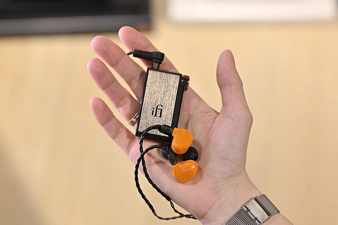 Headphone amplifier with DAC iFi Go Blu - img.15