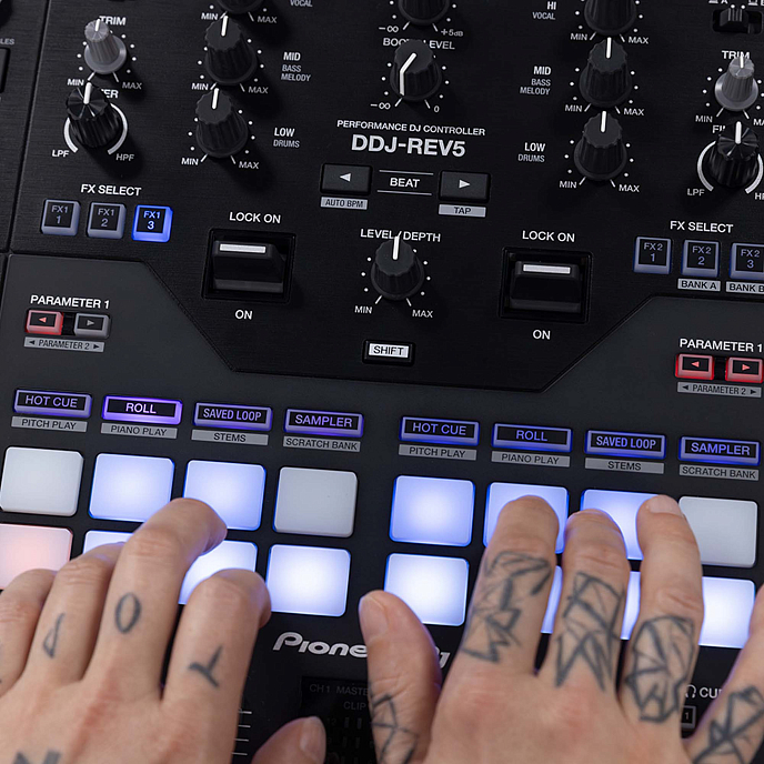 DJ controller Pioneer DDJ-REV5 Black - img.8