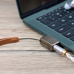 Headphone amplifier with DAC ddHiFi TC44PRO M3 Mountain3