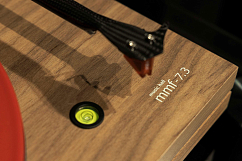 Turntable Music Hall MMF-7.3 Walnut