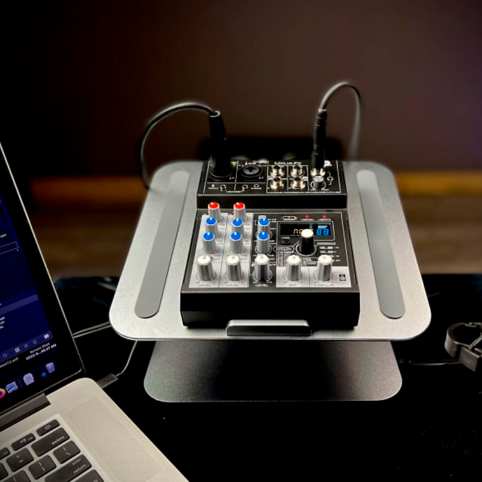 Mixing console CAD MXU4-FX Black - img.1