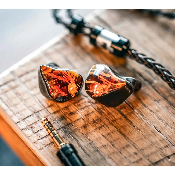 High End headphones Noble Audio Spartacus - img.14