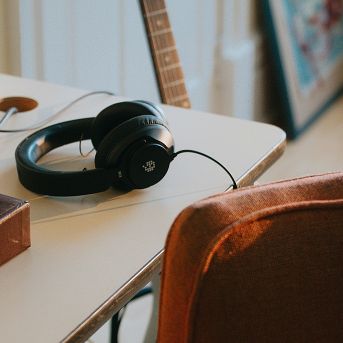 Over-ear headphones Adam Audio H200 Black - img.7