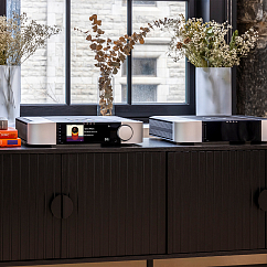 Network Audio Player Moon by Simaudio 491 Silver Black