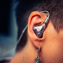 In-ear headphones Campfire Audio Trifecta Chrome Sky