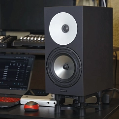Studio monitor Amphion One18 Black