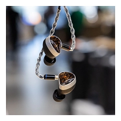 IEMs headphones Noble Audio Sultan