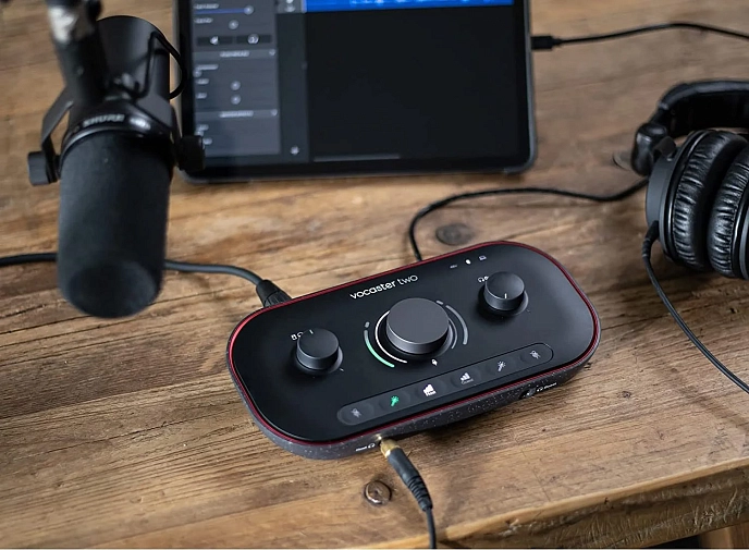 External sound card Focusrite Vocaster Two - img.5