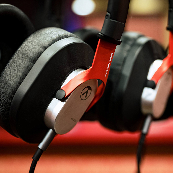 Over-ear headphones Austrian Audio Hi-X15 - img.13