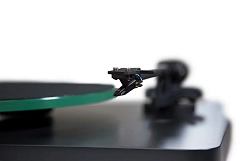 Turntable NAD C558