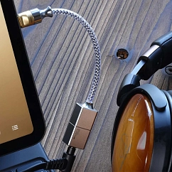 Headphone amplifier with DAC ddHiFi TC35Pro Eye2 Lightning