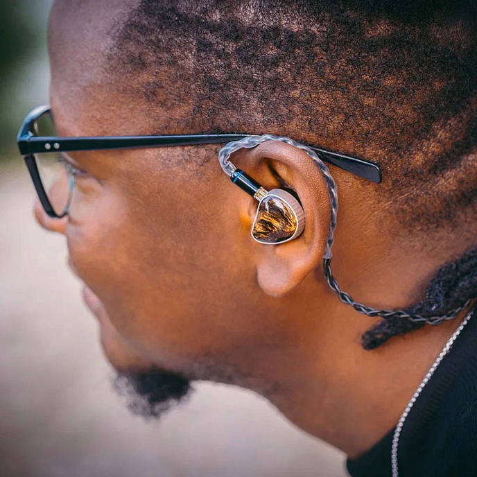 IEMs headphones Noble Audio Sultan - img.4