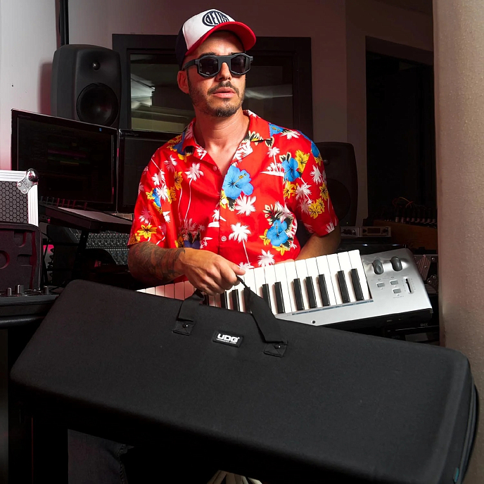 Case UDG Creator 49 Keyboard Hardcase Black - img.1