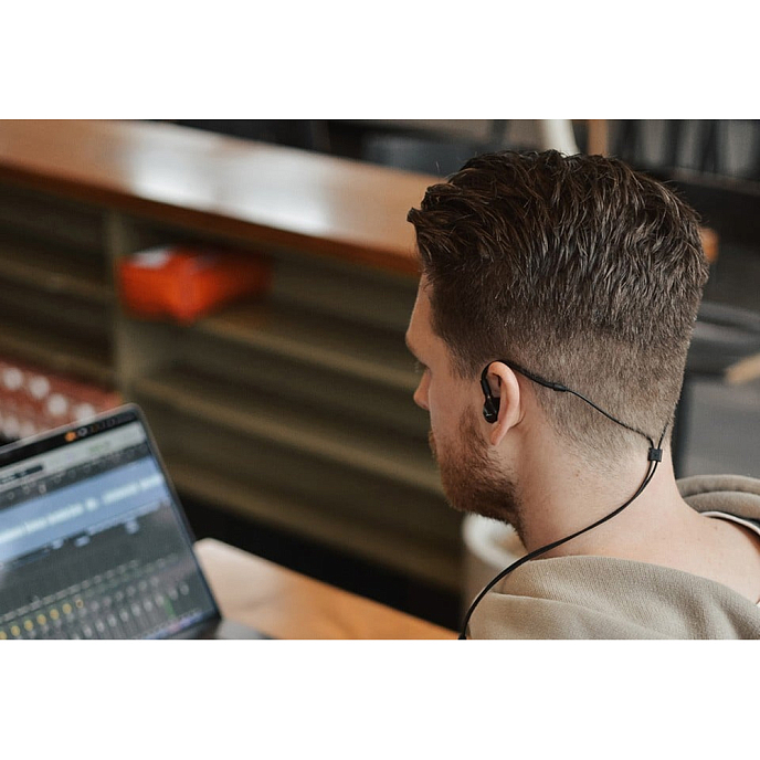 IEMs headphones Beyerdynamic DT 72 IE Guitar Voice Black - img.4