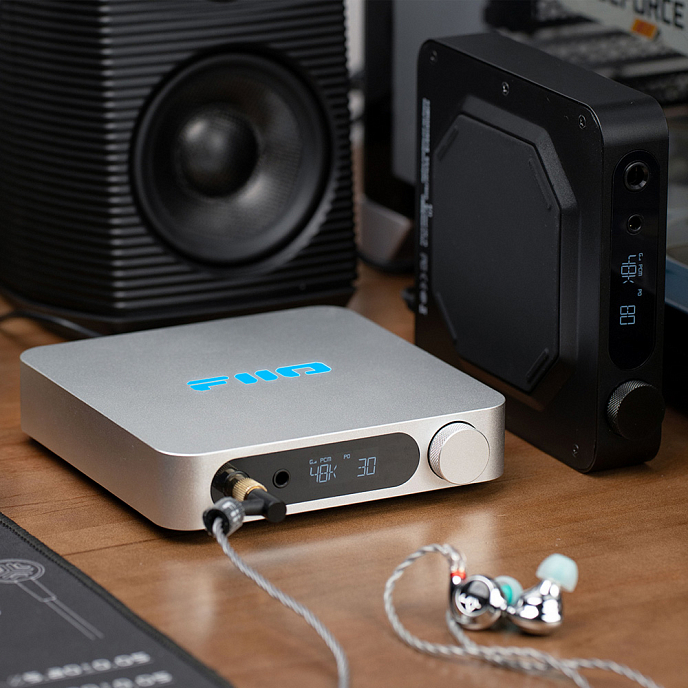 Headphone Amplifiers and DACs FiiO K11 Silver - img.12