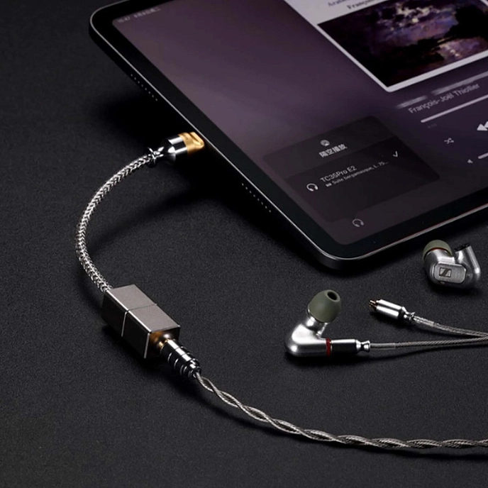 Headphone amplifier with DAC ddHiFi TC35Pro Eye2 Lightning - img.2