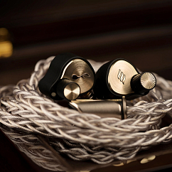 In-ear headphones Effect Audio Grand Maestro Anniversary Founders’ Edition Champagne Gold