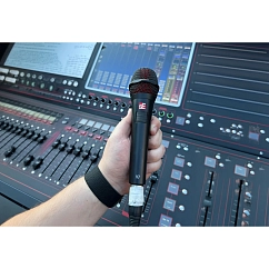 Vocal microphone SE Electronics V7 PTT Black Red