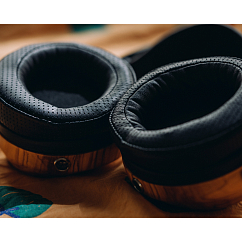 Over-ear headphones ZMF Atrium Resin Flake Blue Aluminum