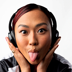 On-ear headphones Skullcandy Riff Wireless 2 Headphone True Black